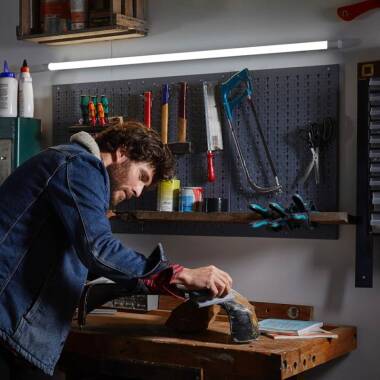 Image of Ledvance Value 10W Cool White LED Slim Batten