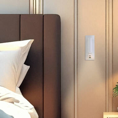 Image of Envirolight Wren LED Reading Light with USB Port